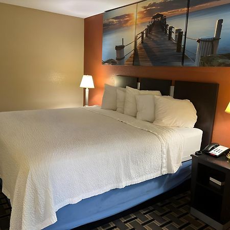 Days Inn & Suites By Wyndham Pine Bluff Εξωτερικό φωτογραφία