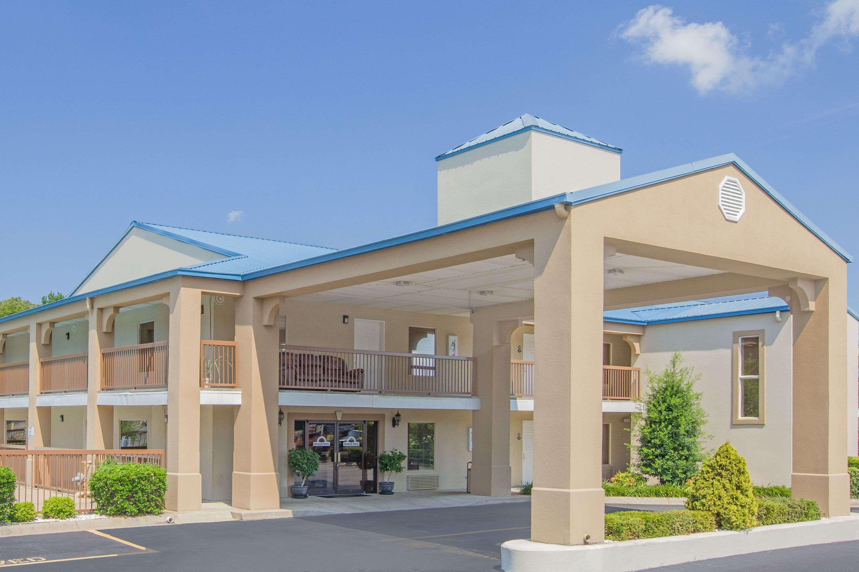 Days Inn & Suites By Wyndham Pine Bluff Εξωτερικό φωτογραφία