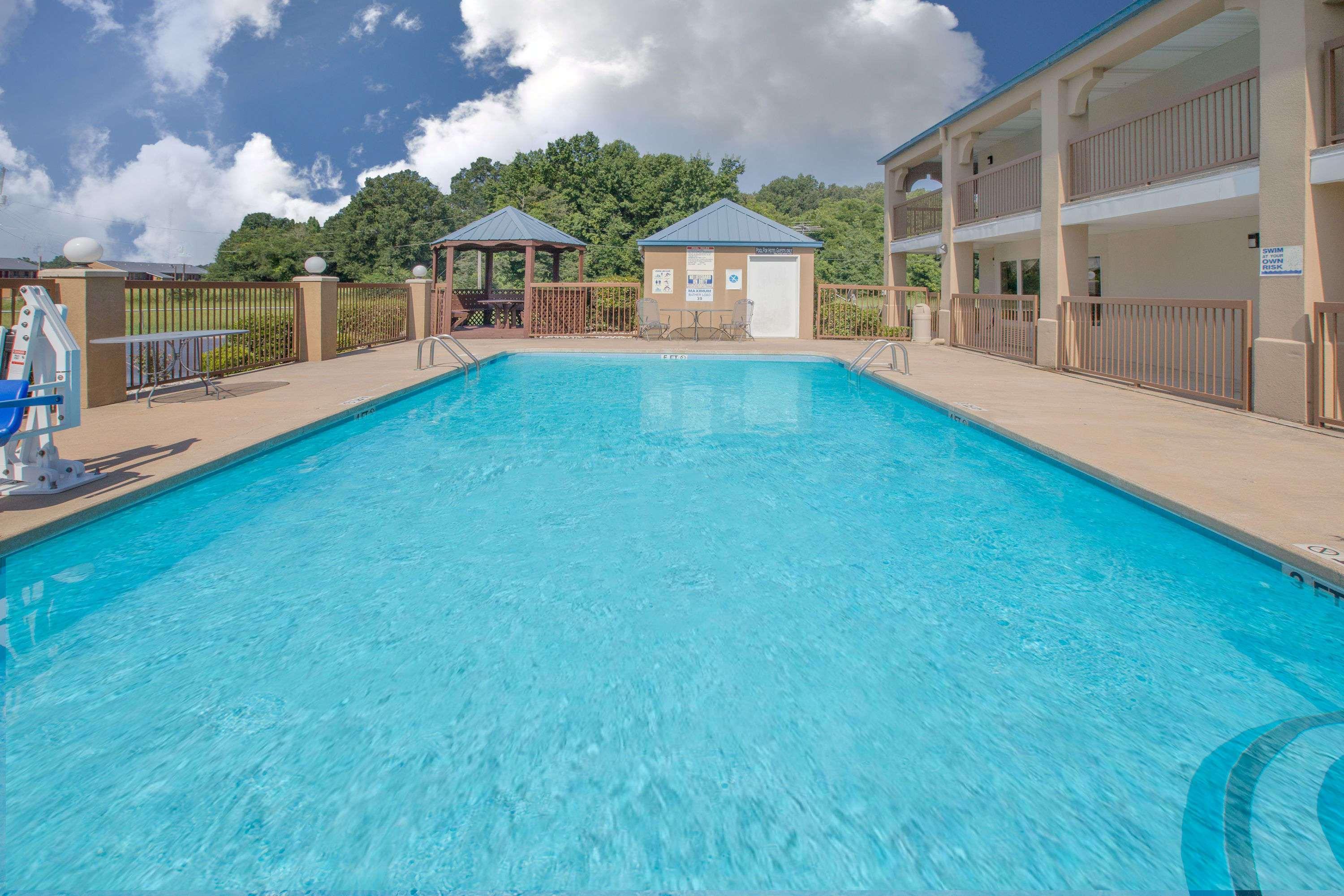 Days Inn & Suites By Wyndham Pine Bluff Εξωτερικό φωτογραφία