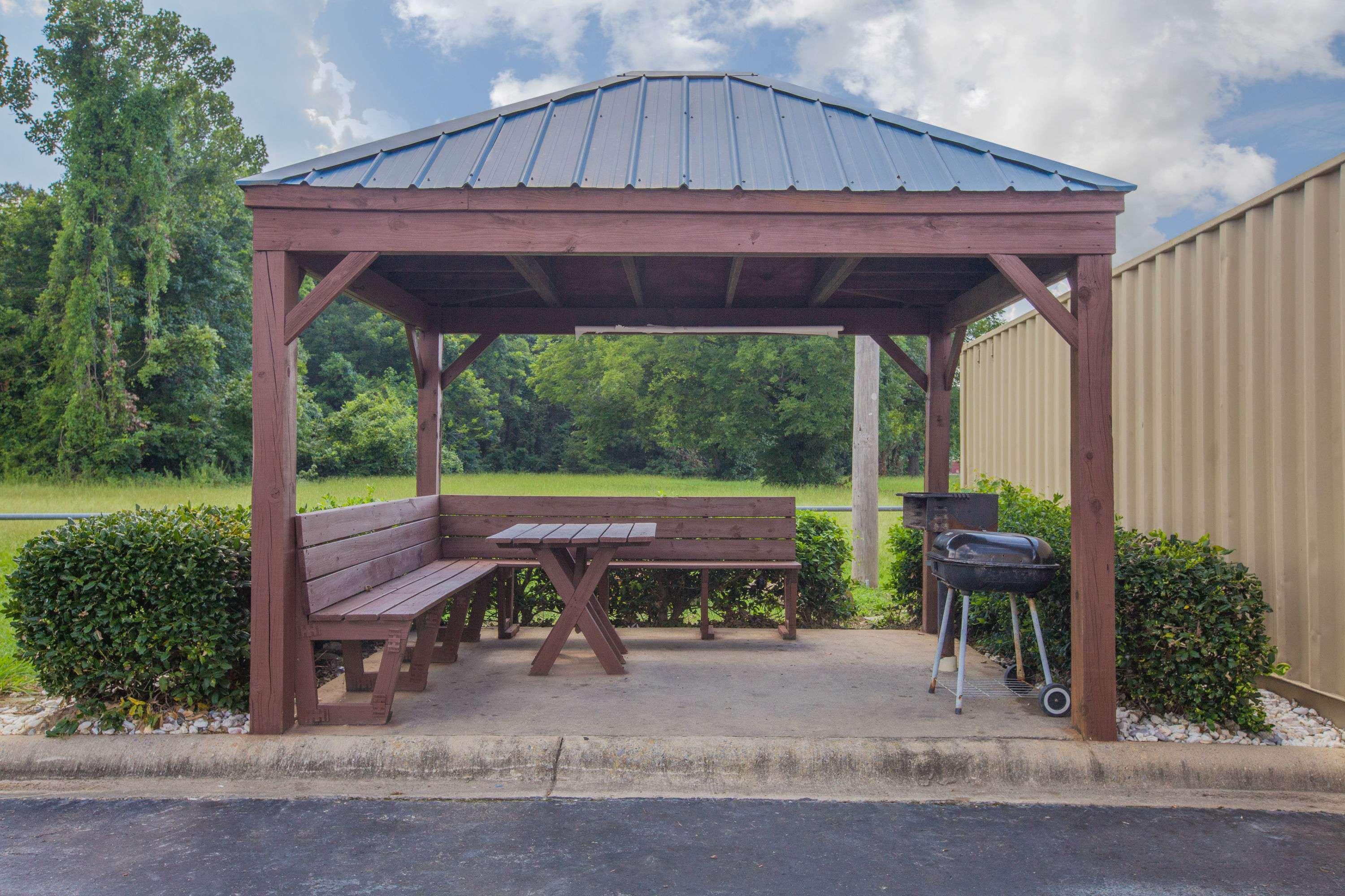 Days Inn & Suites By Wyndham Pine Bluff Εξωτερικό φωτογραφία