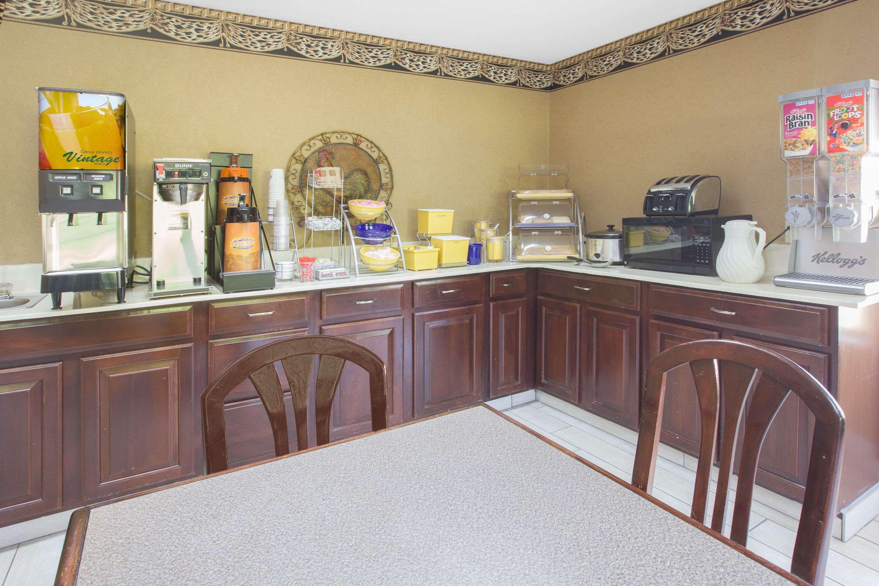 Days Inn & Suites By Wyndham Pine Bluff Εξωτερικό φωτογραφία