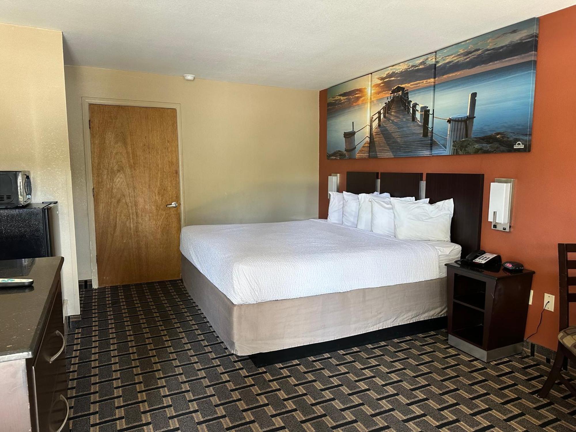 Days Inn & Suites By Wyndham Pine Bluff Εξωτερικό φωτογραφία