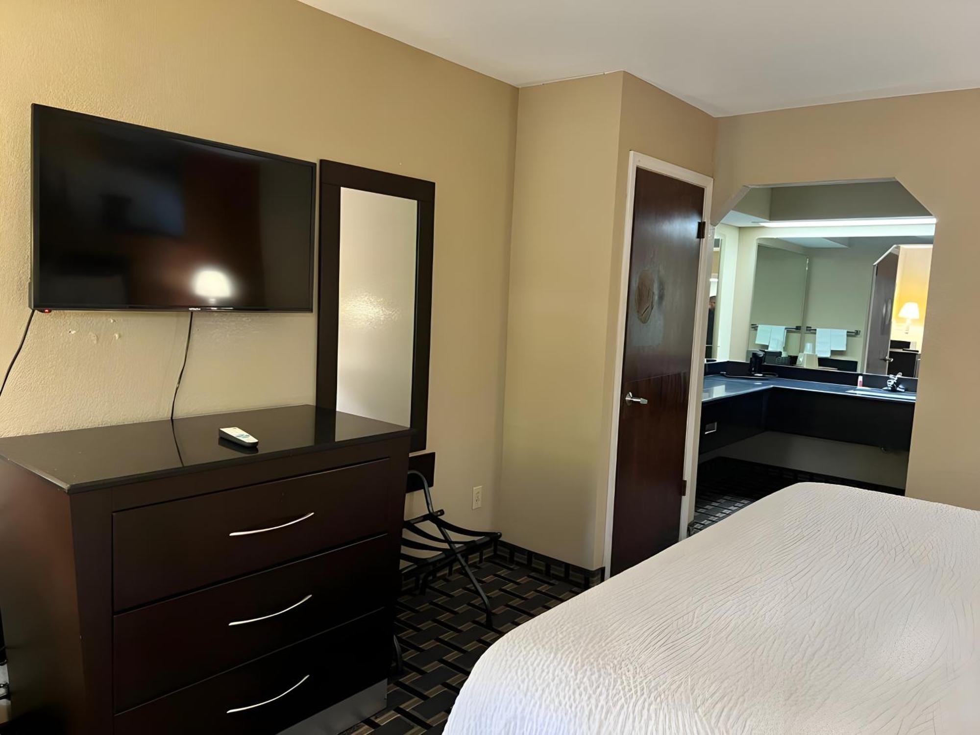 Days Inn & Suites By Wyndham Pine Bluff Εξωτερικό φωτογραφία