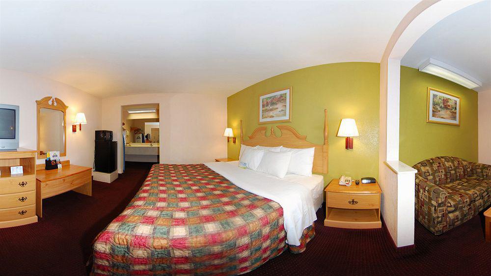 Days Inn & Suites By Wyndham Pine Bluff Εξωτερικό φωτογραφία